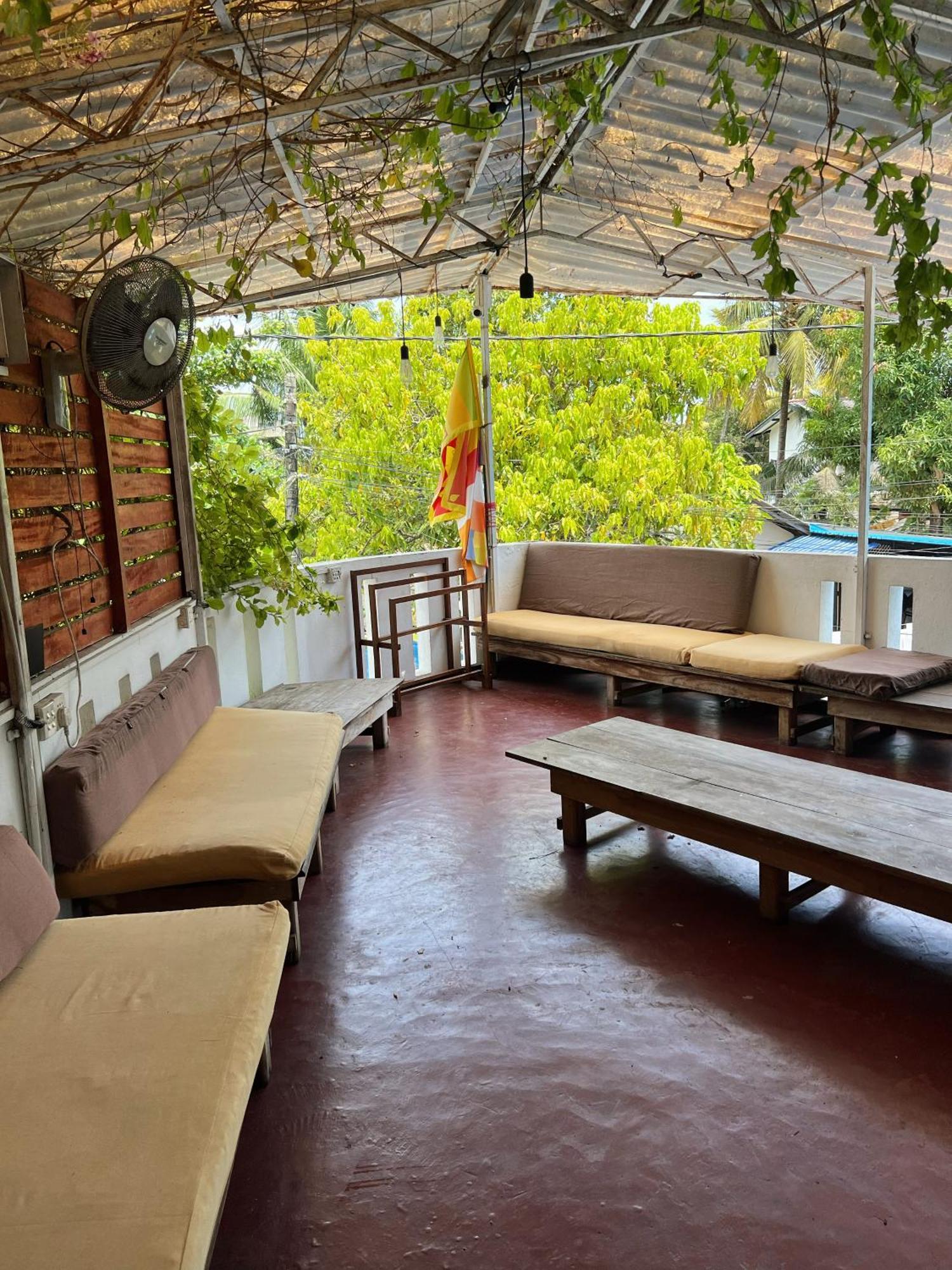 Hari Hari Hostel เวลิกามา ภายนอก รูปภาพ