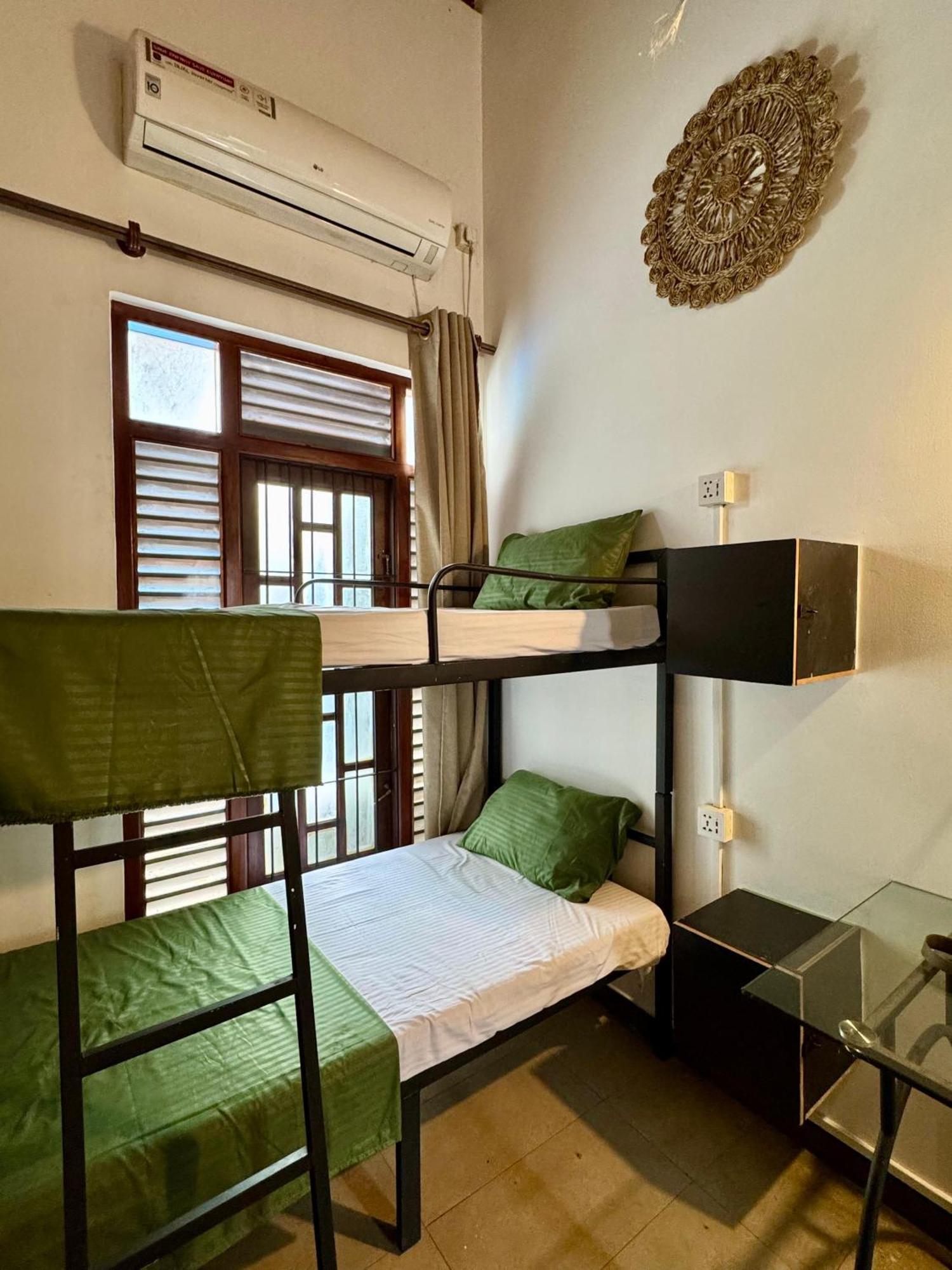 Hari Hari Hostel เวลิกามา ภายนอก รูปภาพ
